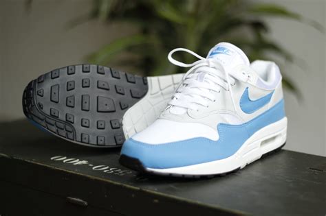 air max 1 university blue.